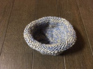 手編みの鳥の巣（US5号棒針ウール毛糸2本）